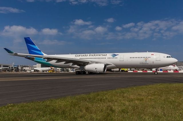 Airbus A330-300 (PK-GPX) - Garuda 715, turning onto Alpha from International 2 for a 16R return to Denpasar (DPS). Thanks to Sydney Airport (SACL) and the media team for a great experience to be airside!