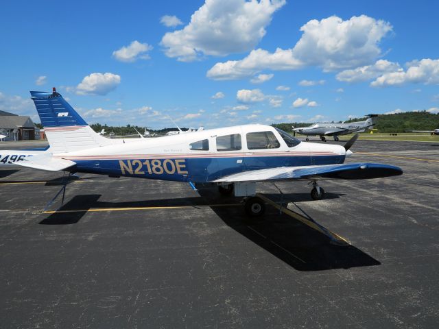 Piper Cherokee Arrow (N2180E)