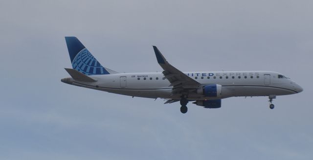 Embraer 175 (N619UX)