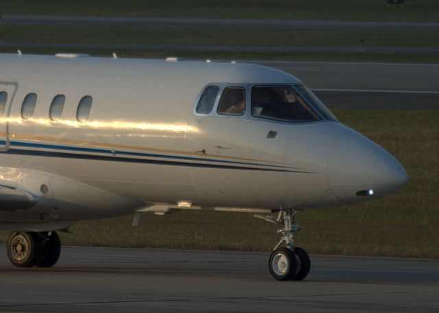 Hawker 800 (N405TM)