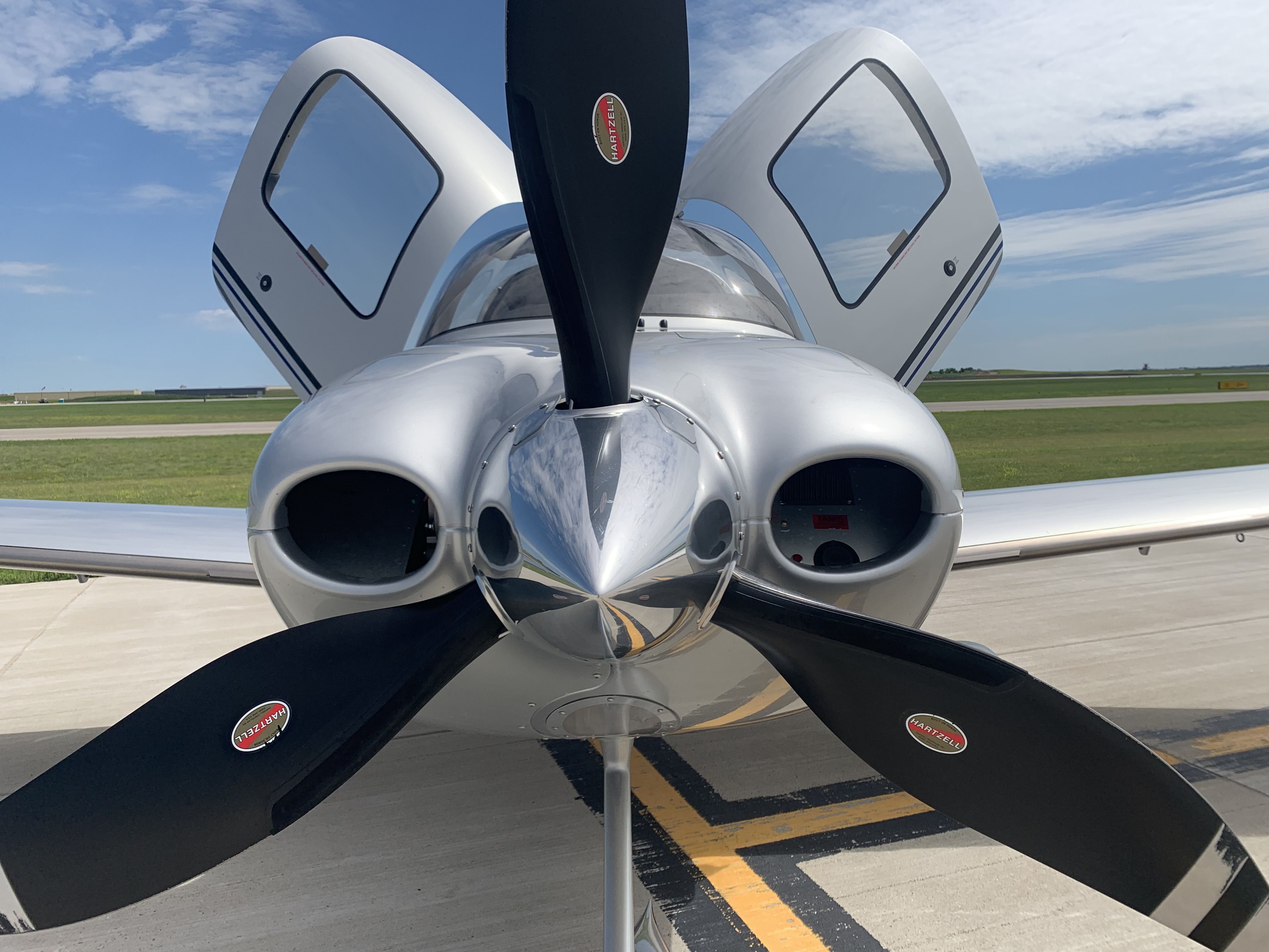 Cirrus SR22 Turbo (N767WT) - Silver Bullet