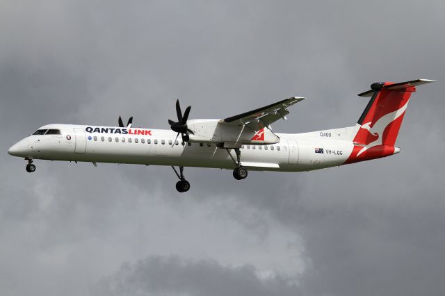 de Havilland Dash 8-400 (VH-LQG)