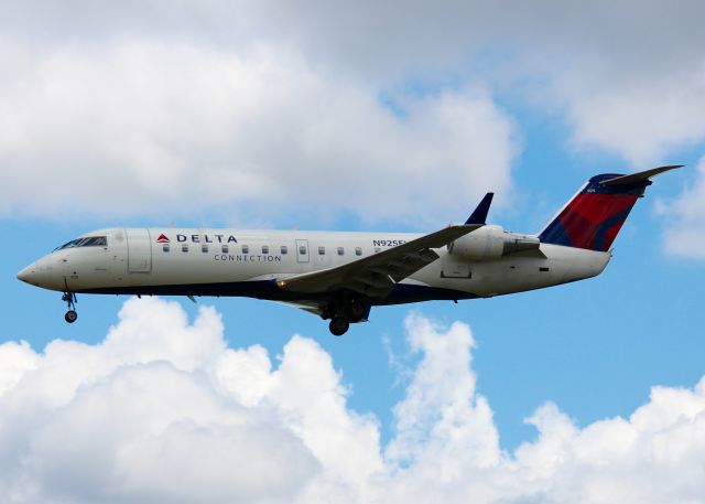 Canadair Regional Jet CRJ-200 (N925EV) - At Shreveport Regional. 2003 Bombardier CRJ-200ER (CL-600-2B19)