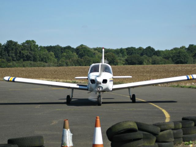 Piper Cherokee (G-AVLT)