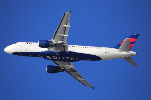 Airbus A320 (N356NW)