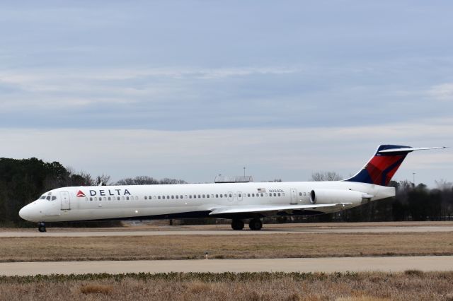 McDonnell Douglas MD-88 (N948DL) - Takeoff Roll on RWY 5