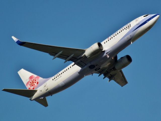 Boeing 737-800 (B-18608)