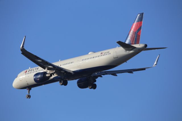 Airbus A321 (N357DN)