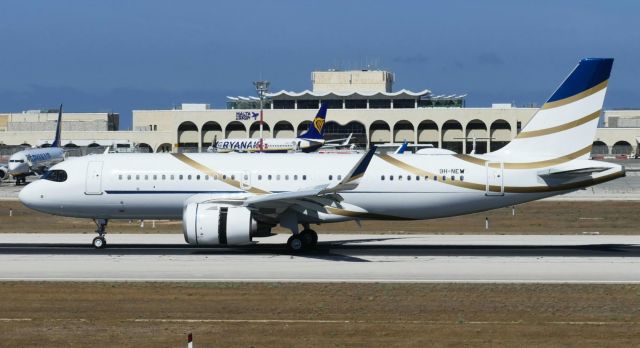 Airbus A320neo (9H-NEW) - On landing RW31