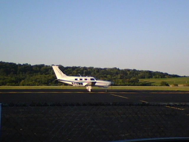 Piper Malibu Mirage (N419MM) - Piper Malibu Mirage taxiing to runway 27 for takeoff at Washington County.