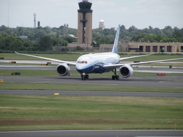 Boeing 787-8 (N787BX)