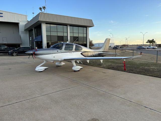Cirrus SR-22 (N624VA)