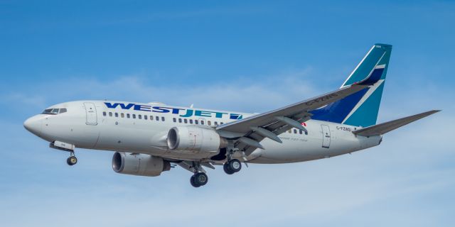 Boeing 737-700 (C-FZWS)
