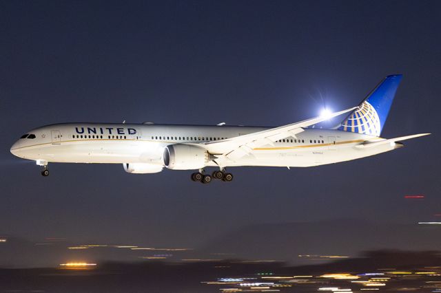 Boeing 787-9 Dreamliner (N26952)