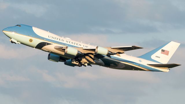 92-9000 — - Air Force One departing Andrews' runway 1L to Reno