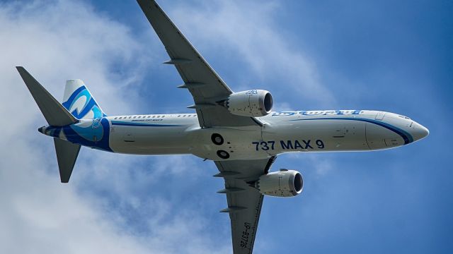 Boeing 737 MAX 9 (N1780B) - BOE203 go-around runway 16, will be UP-83726 if delivered.