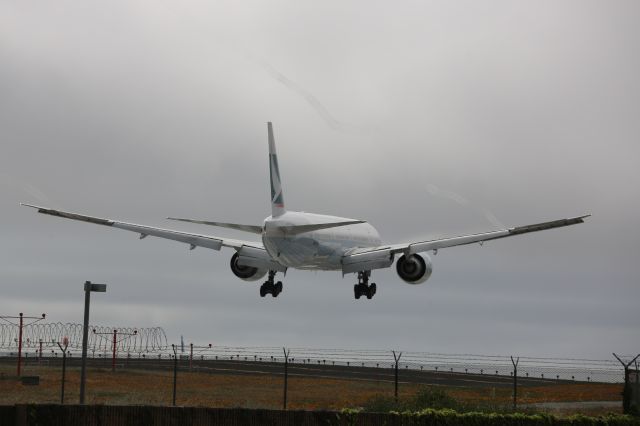 BOEING 777-300ER (B-KPW)