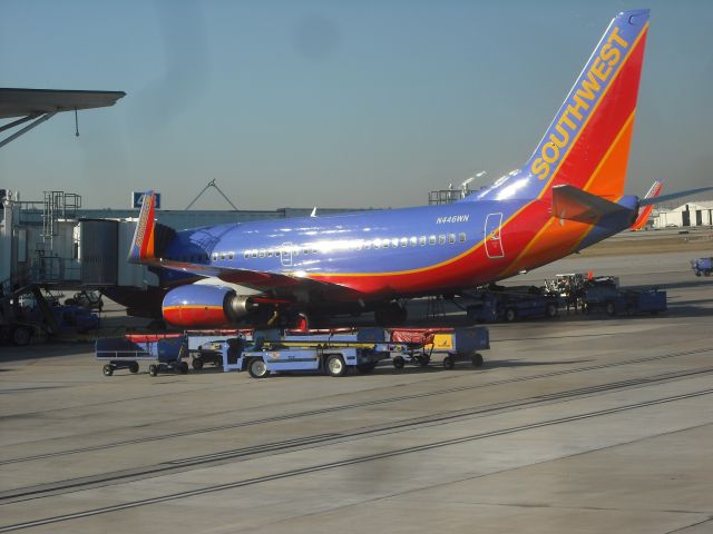 Boeing 737-700 (N446WN) - Looking out a Southwest 737 window