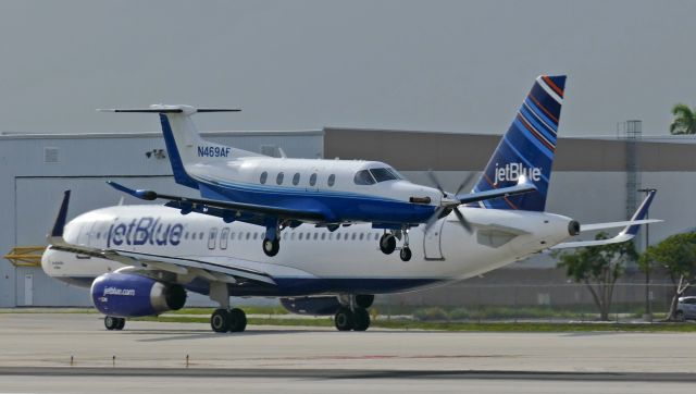 Pilatus PC-12 (N469AF) - Landing on Rwy 10R.