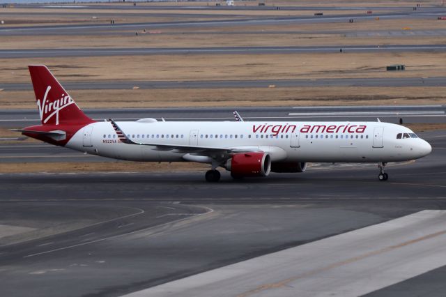 Airbus A321 (N922VA) - Alaska 1360 arriving from Los Angeles