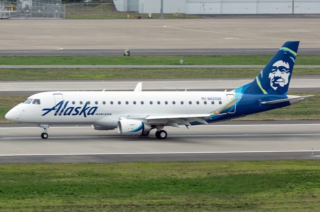 Embraer 175 (N620QX) - The first E-175 for Horizon Air slowing down after passing the QX ramp in PDX. Full quality poto here --> a rel=nofollow href=http://www.airliners.net/photo/Alaska-Airlines-%28Horizon-Air%29/Embraer-175LR-%28ERJ-170-200LR%29/4271179/Lhttp://www.airliners.net/photo/Alaska-Airlines-%28Horizon-Air%29/Embraer-175LR-%28ERJ-170-200LR%29/4271179/L/a