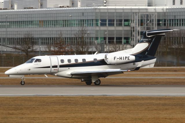 Embraer Phenom 300 (F-HIPE)