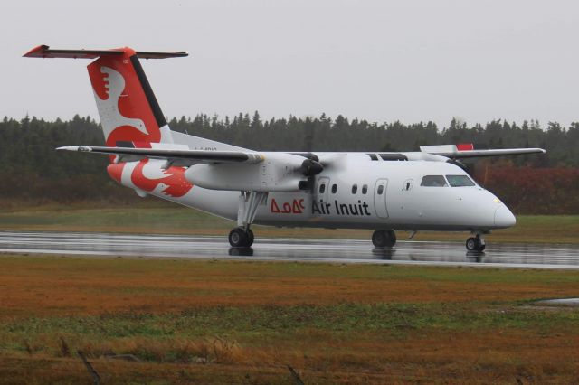 de Havilland Dash 8-100 (C-FDAO) - Air inuit après son atterrissage sur la piste 07 à CYGR en provenance de CYVB 22/10/2023