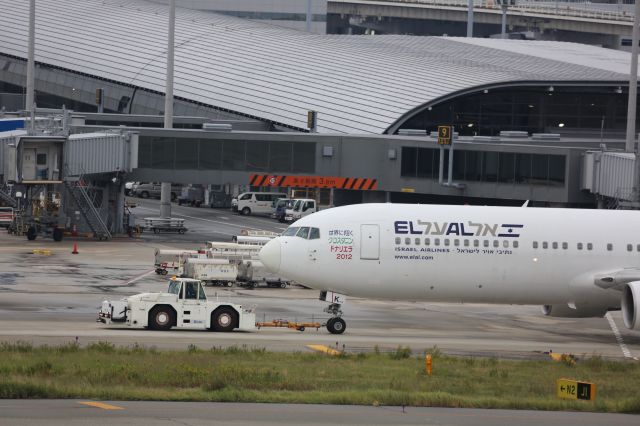 BOEING 767-300 (4X-EAK)