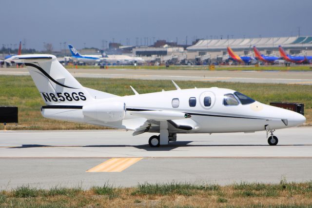 Eclipse 500 (N858GS)