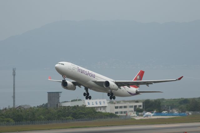 Airbus A330-300 (B-22101) - 14 June 2015:HKD-TPE.