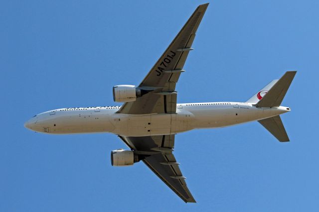 Boeing 777-200 (JA701J) - 成田さくらの山で撮影