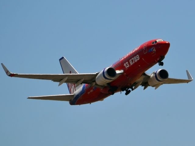 Boeing 737-700 (VH-VBY) - Getting airborne off runway 23. Wednesday 4th January 2012.