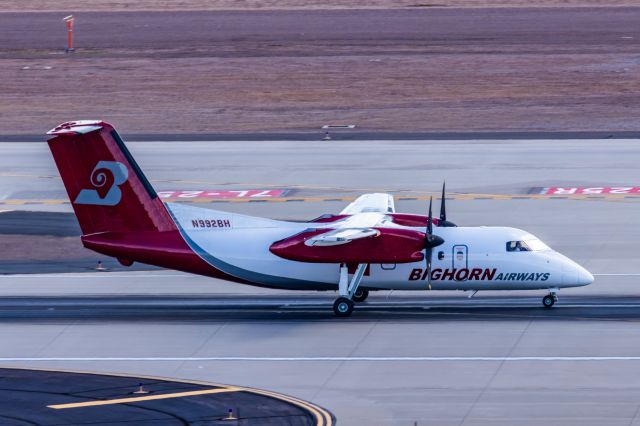 de Havilland Dash 8-100 (N992BH) - A Bighorn Dash 8-100 taking off from PHX on 2/28/23. Taken with a Canon R7 and Canon EF 100-400 L ii lens.