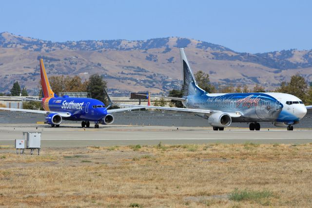 Boeing 737-800 (N559AS)