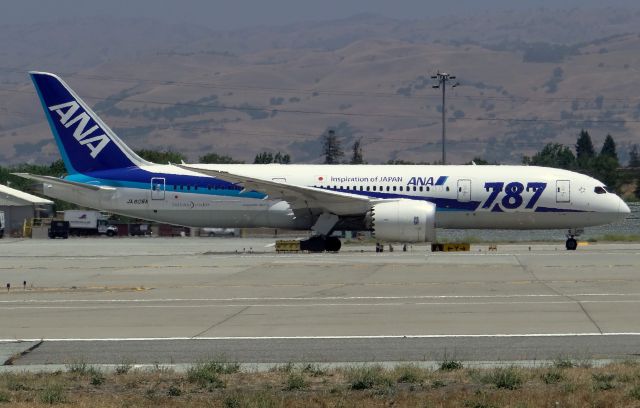 Boeing 787-8 (JA806A)