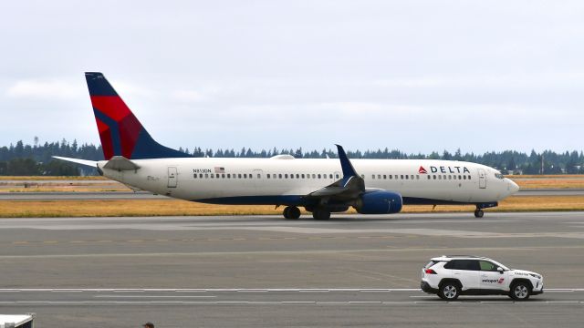 Boeing 737-900 (N813DN) - Delta Boeing 737-932ER(WL) N813DN in Seattle 