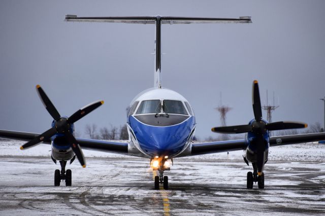 Embraer EMB-120 Brasilia (N126CZ) - Head-on with the FRE/ACE EMB-120 Brasilia 