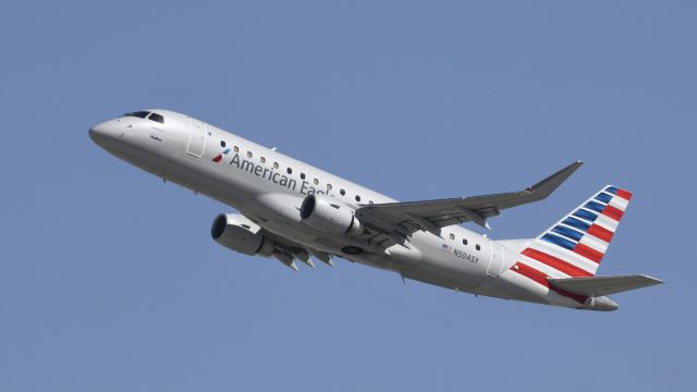 Embraer 175 (N504SY) - Departing LAX on 25R