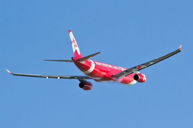 Airbus A330-300 (9M-XXB) - Airbus A330-343 Air Asia X 9M-XXB YPPH 15/10/16.