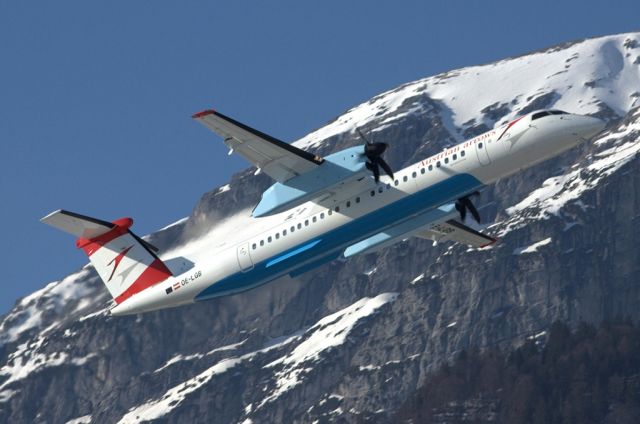 de Havilland Dash 8-400 (OE-LGB) - take-off into the sky of Tyrol