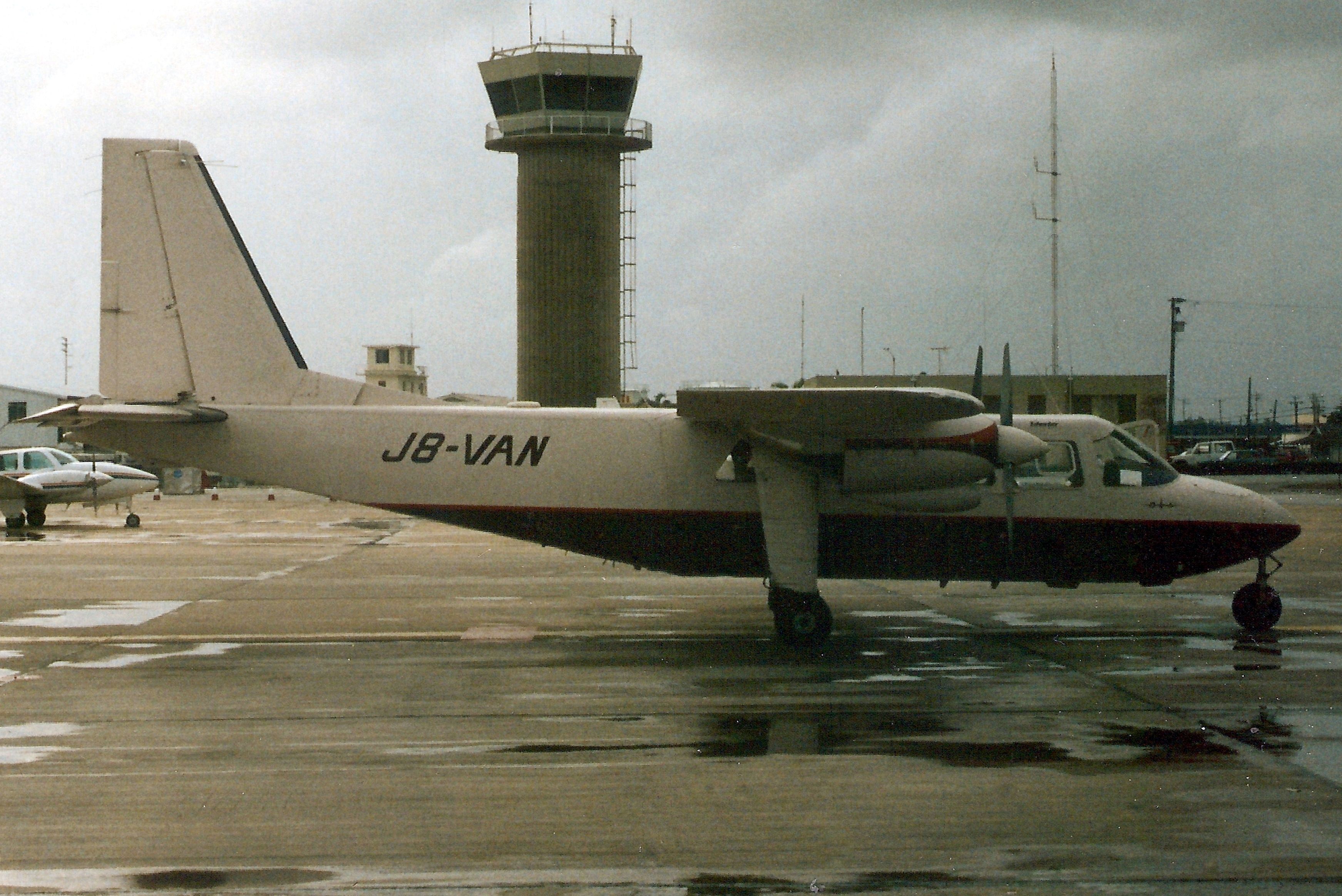 ROMAERO Islander (V8-VAN) - Seen here on 28-Dec-88.  Reregistered N5891V 13-Jun-97.