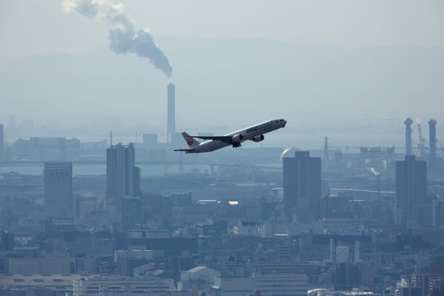 BOEING 777-300 (JA752J)