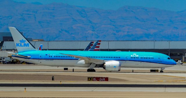 Boeing 787-9 Dreamliner (PH-BHH) - PH-BHH KLM Royal Dutch Airlines Boeing 787-9 Dreamliner s/n 38767 - Las Vegas - McCarran International Airport (LAS / KLAS)br /USA - Nevada July 9, 2019br /Photo: Tomás Del Coro