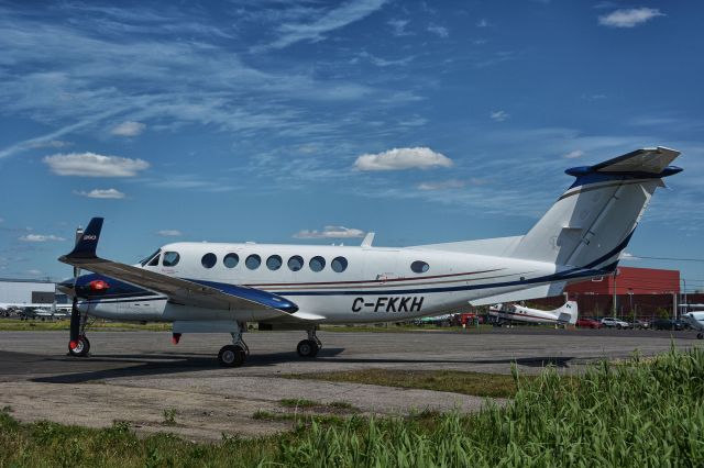 Beechcraft Super King Air 350 (C-FKKH)