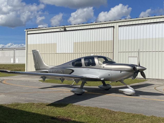 Cirrus SR-22 (N400JV)