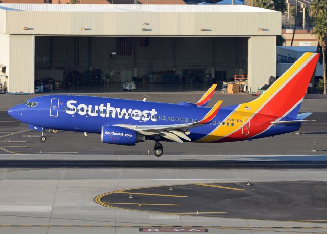 Boeing 737-700 (N784SW)