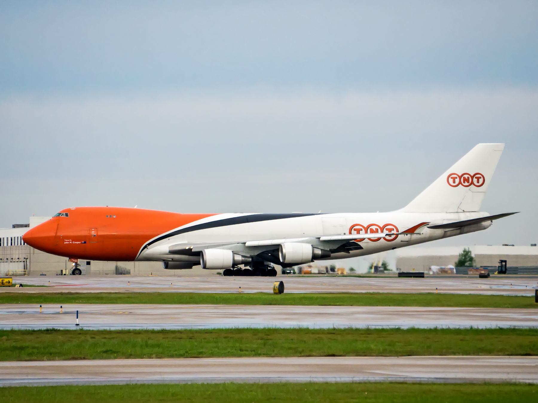 Boeing 747-400 —