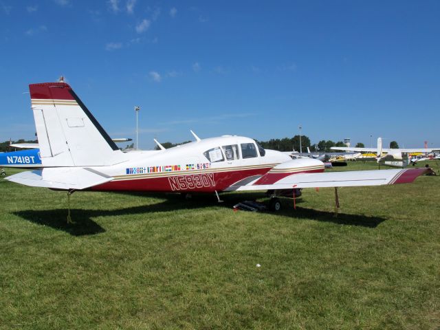 Piper Aztec (N5930Y) - Oshkosh 2013!