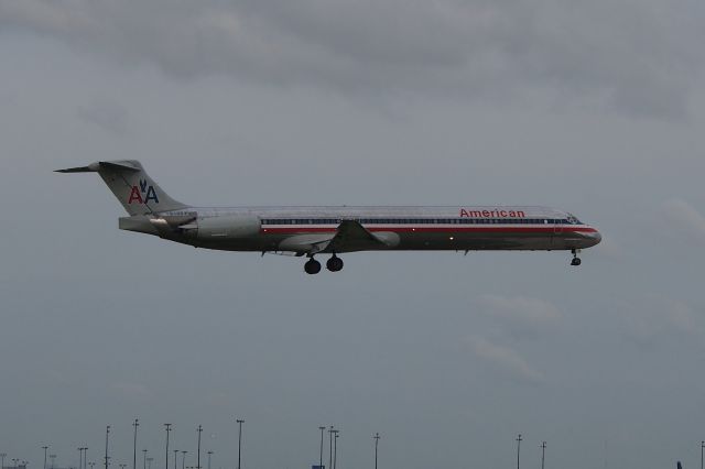 McDonnell Douglas MD-80 (N9406W)