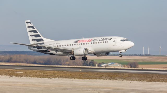 BOEING 737-300 (TS-ICA)